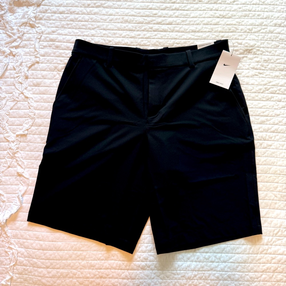 Men’s new with tags - Nike Golf Shorts - size 34